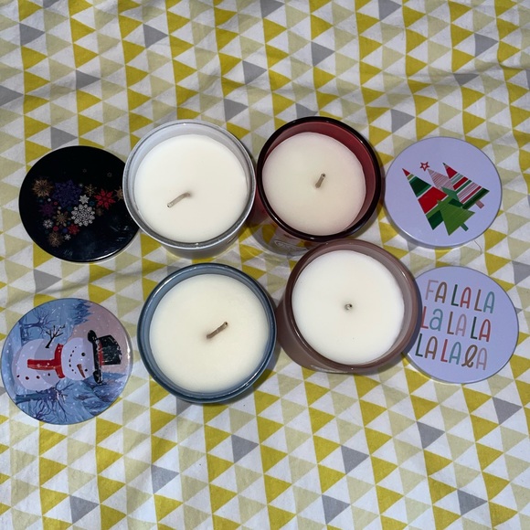 Set of 4 Scented Christmas Candles - Picture 2 of 3
